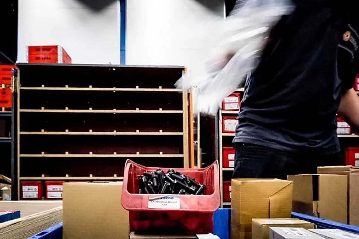 Zwarte bouten in KanBan bak