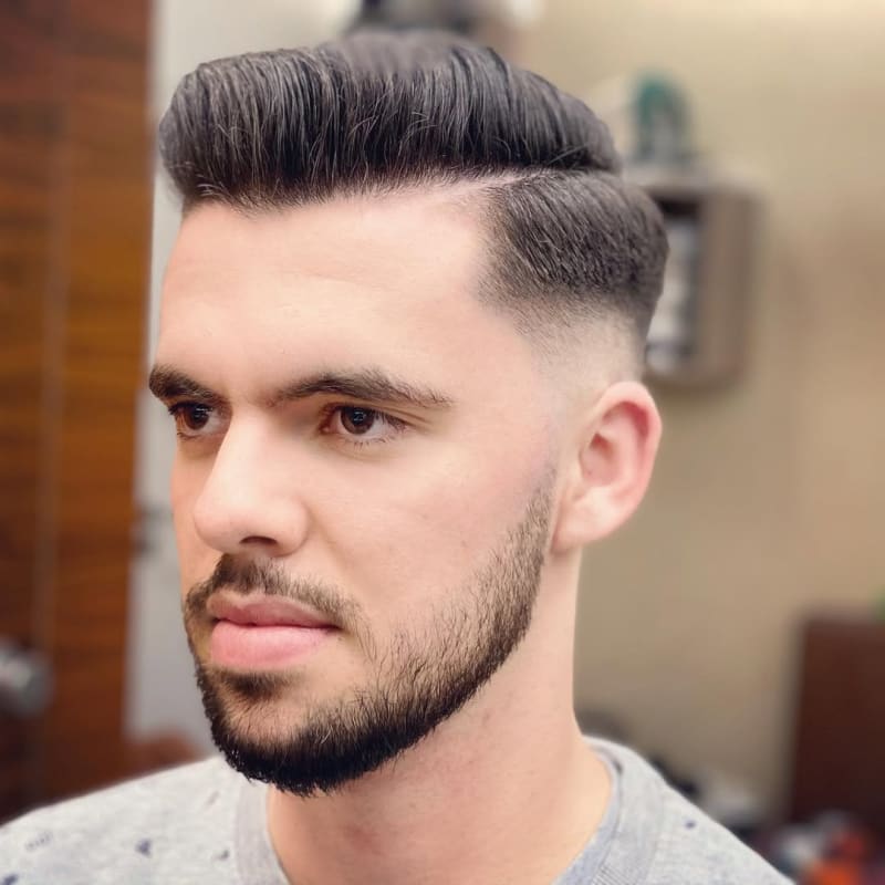 Corte de cabelo profissional masculino na Barbearia Amorim em Barcelos