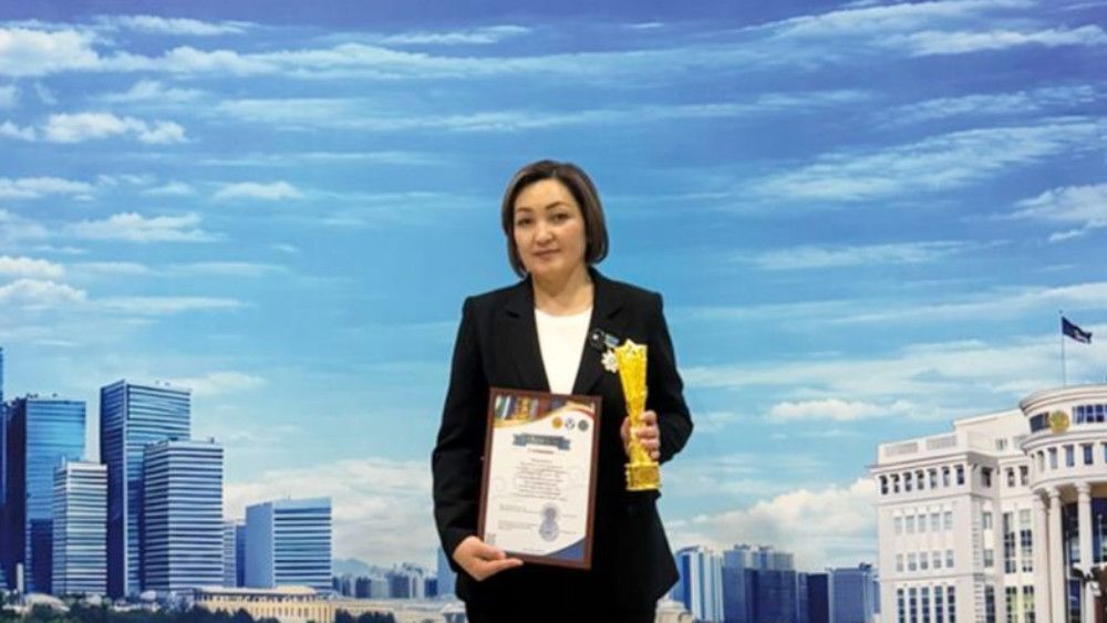  Кыргызстандык мугалим КМШдагы мыкты педагог аталды