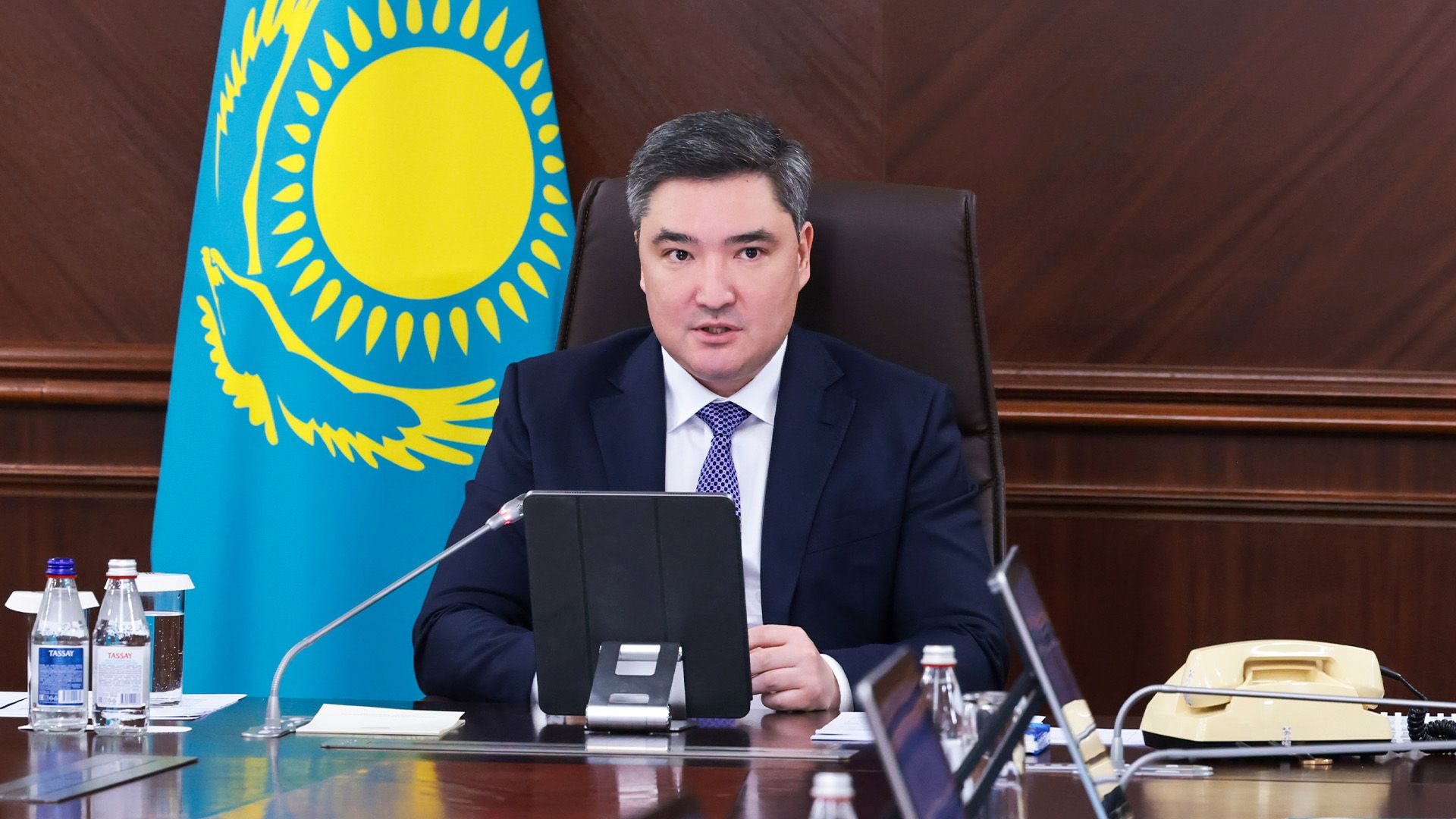 Олжас Бектенов 