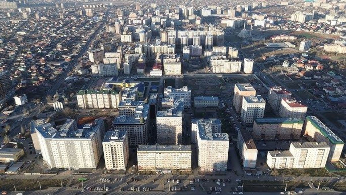 Бишкекте келин эки баласы менен кулап каза болгон