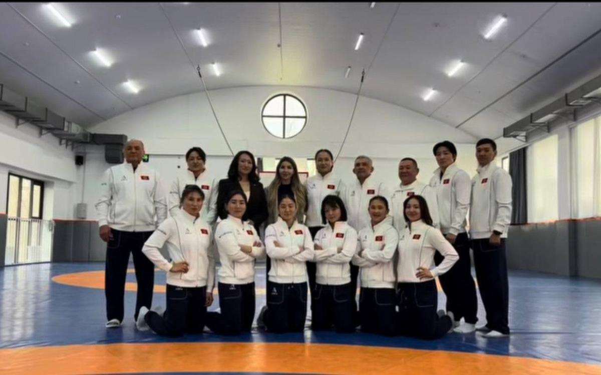 Балбан кыздарга Азия чемпиондугу алдында форма берилди