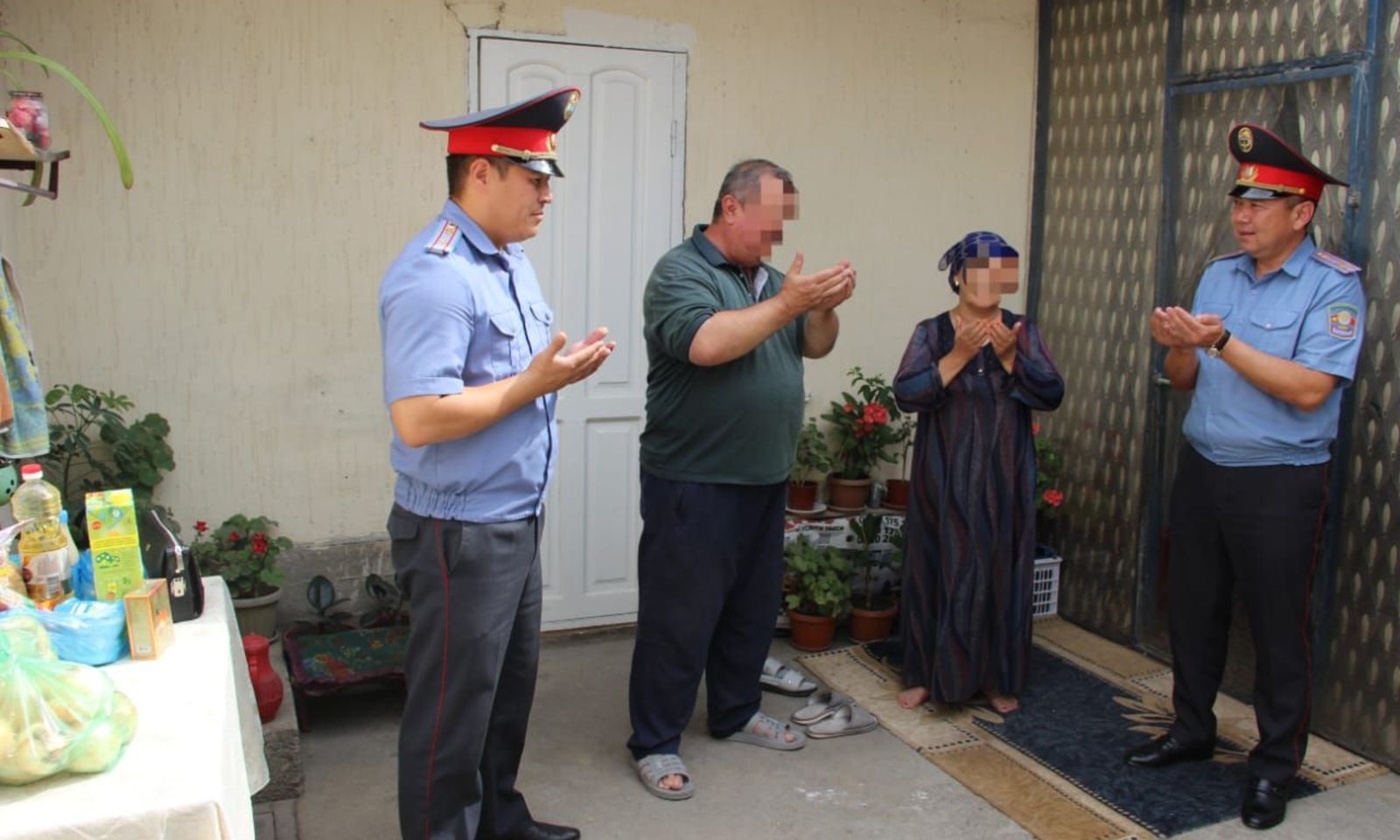 Ош шаардык милициясынын коомдук көчмө кабылдамасы тарабынан аныкталган 2 үй-бүлөгө жардам көрсөтүлдү