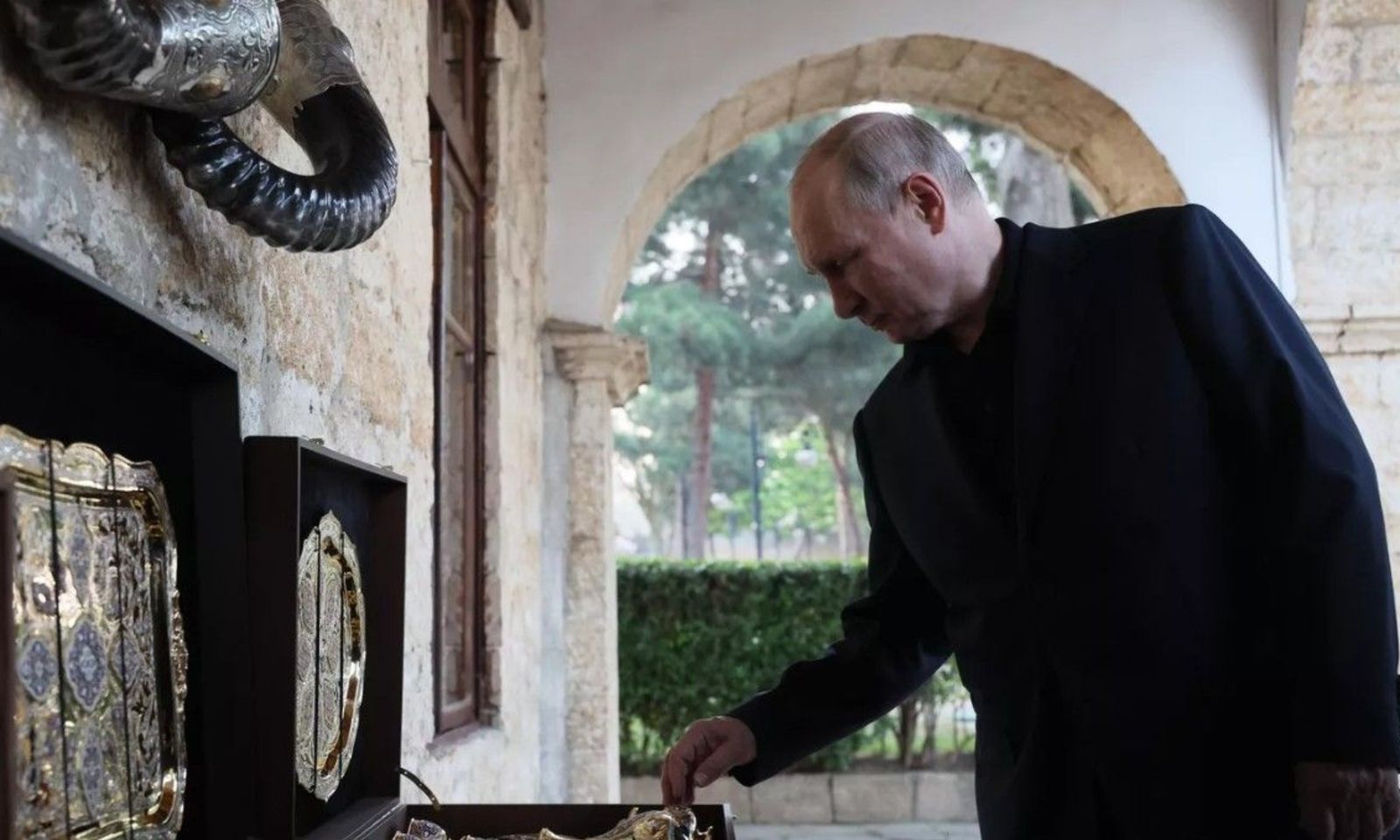 Путин: Россияда Куранга урмат көрсөтпөө кылмыш болуп саналат