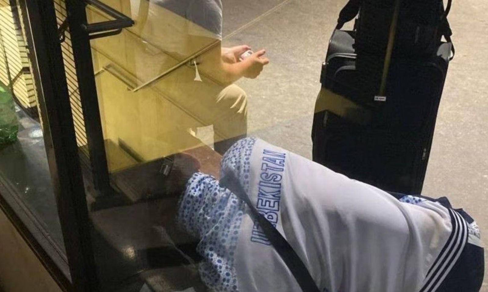 Германияга иштегени барган өзбекстандык студенттер көчөдө калды