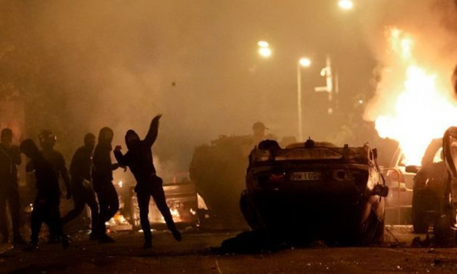 Францияда башаламандыктын бешинчи түнүндө 700дөн ашуун киши кармалды