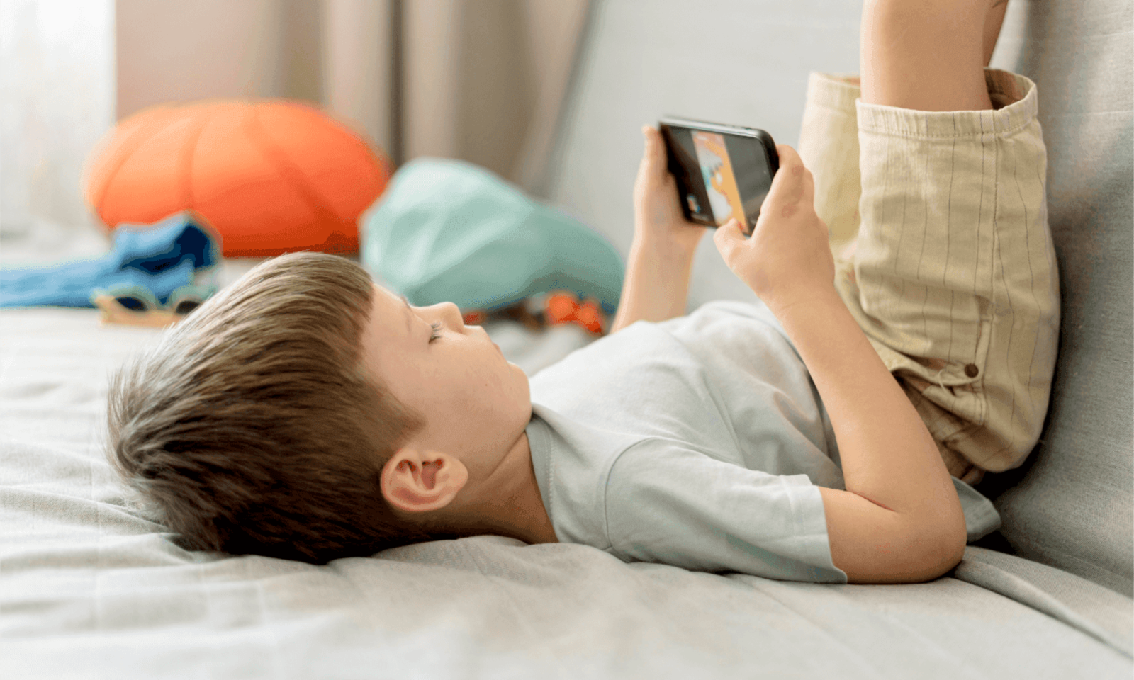 Балдардын ден соолугуна гаджеттердин тийгизген таасири: адистер коңгуроо кагууда