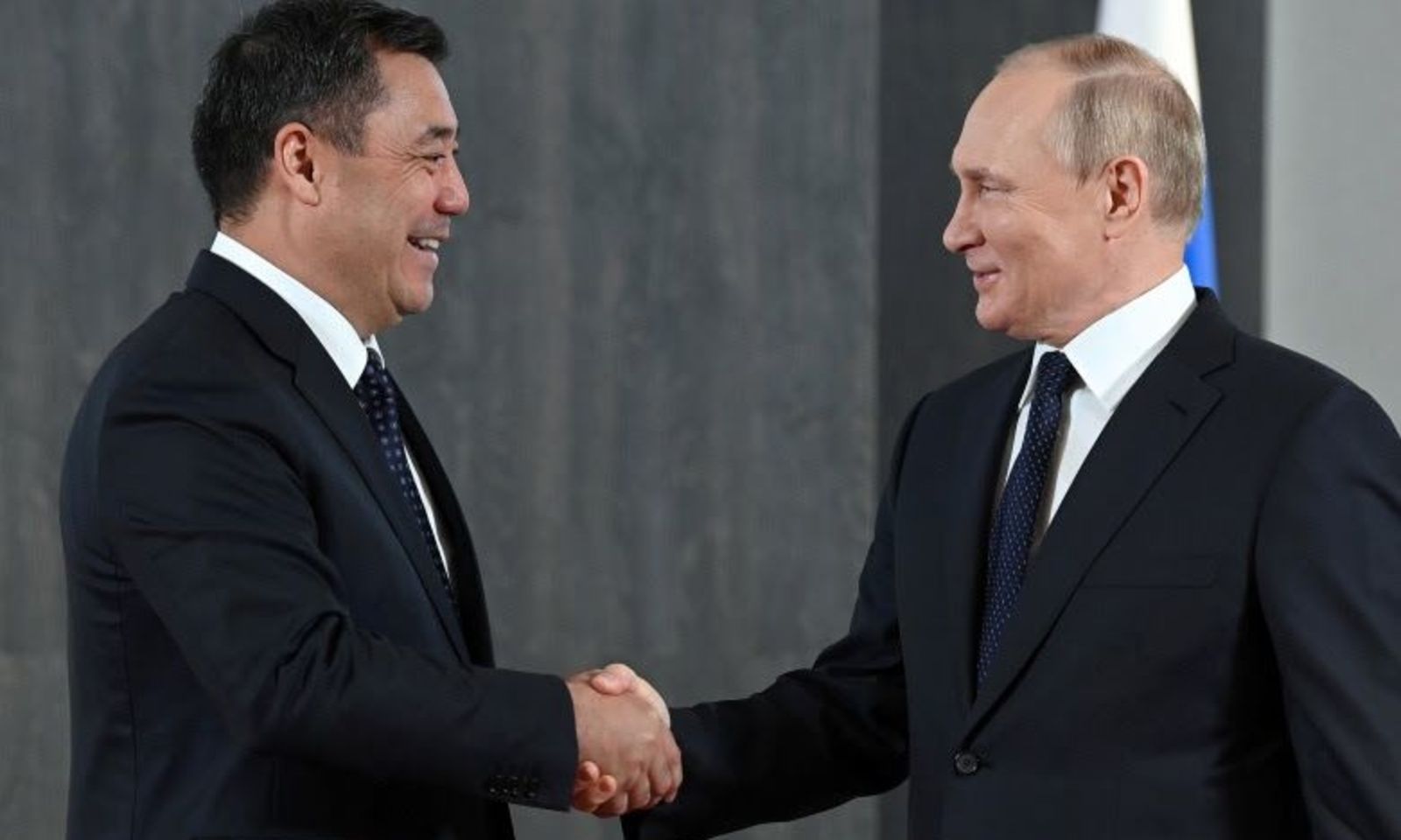 Владимир Путин Садыр Жапаровду Нооруз майрамы менен куттуктады