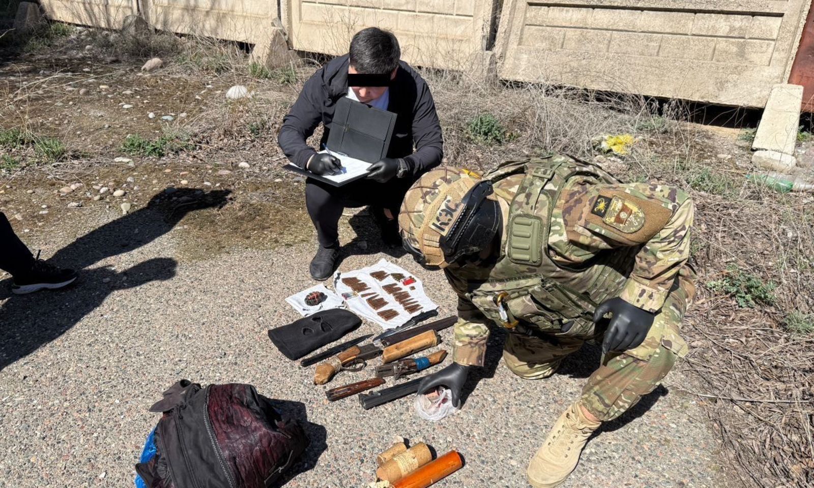  Токмок шаарында  К.Көлбаевдин уюшкан кылмыштуу тобунун мүчөлөрүнө таандык курал-жарактар сакталган жай табылды