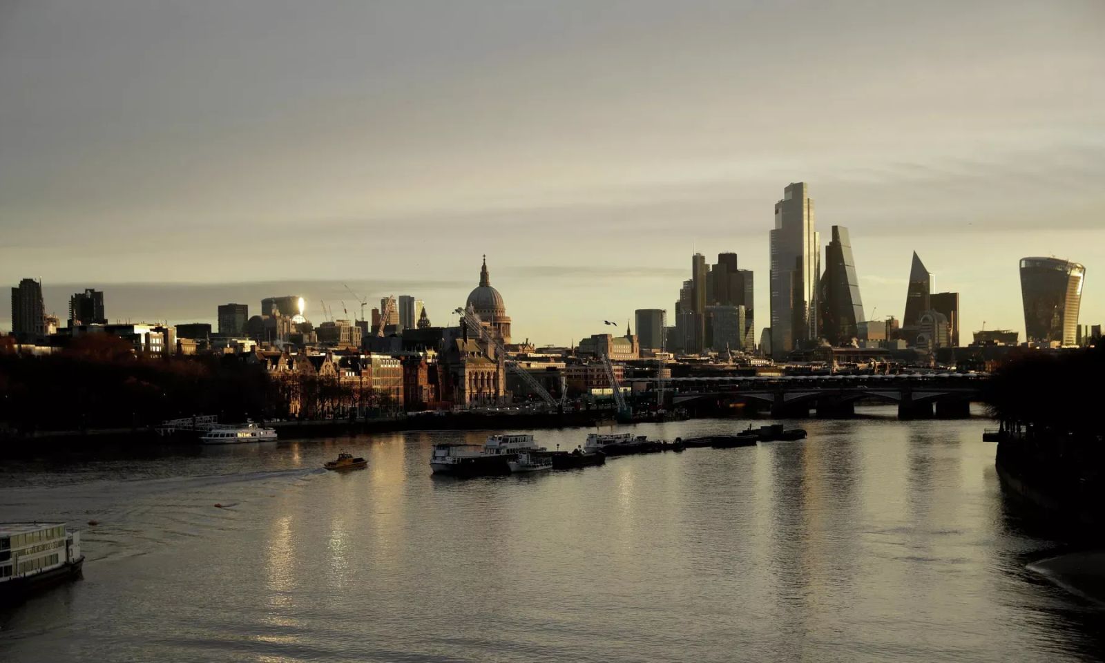 Британияда тарыхтагы эң кымбат турак жайды сатуу боюнча келишим түзүлдү