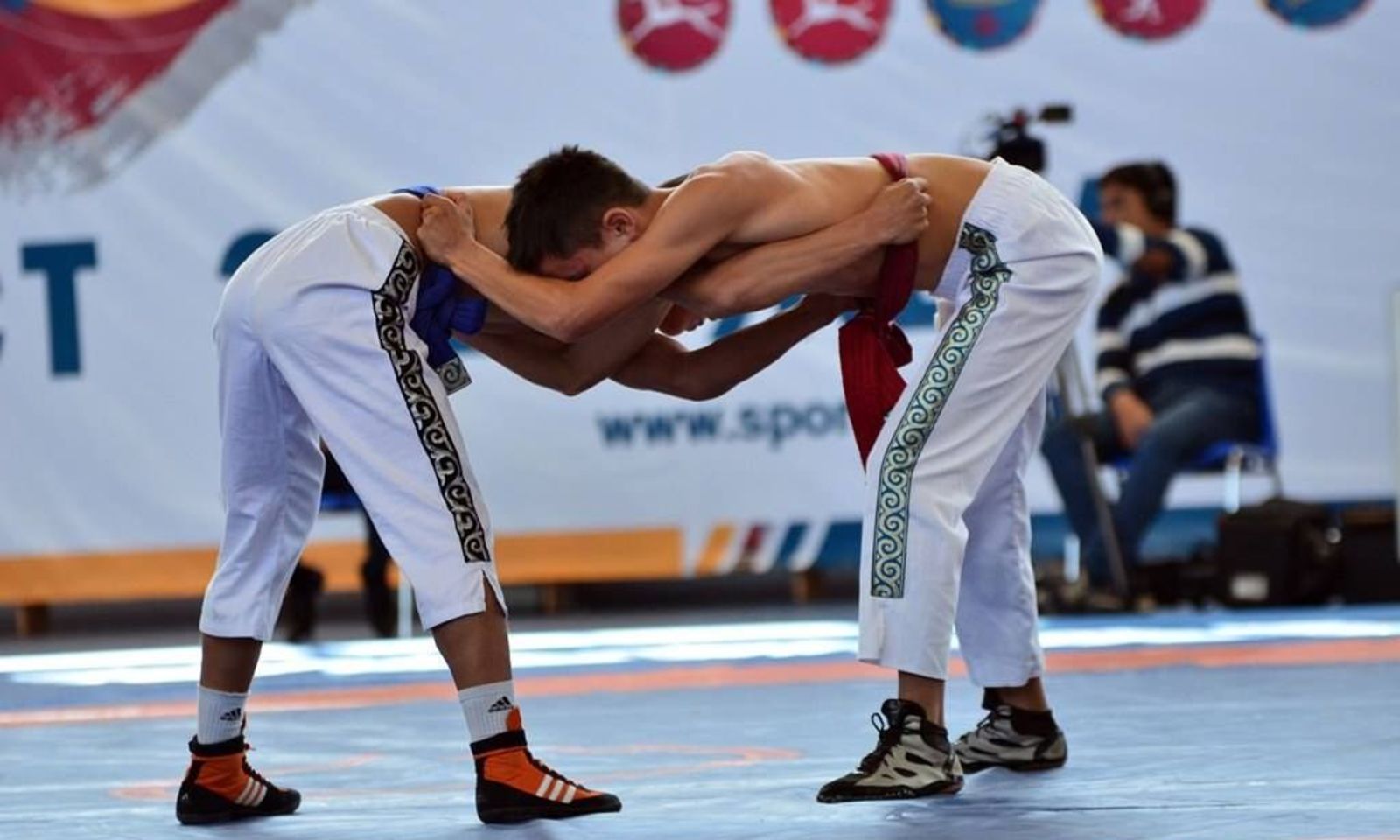 Бишкекте күрөш боюнча Азия чемпиондугу башталат 