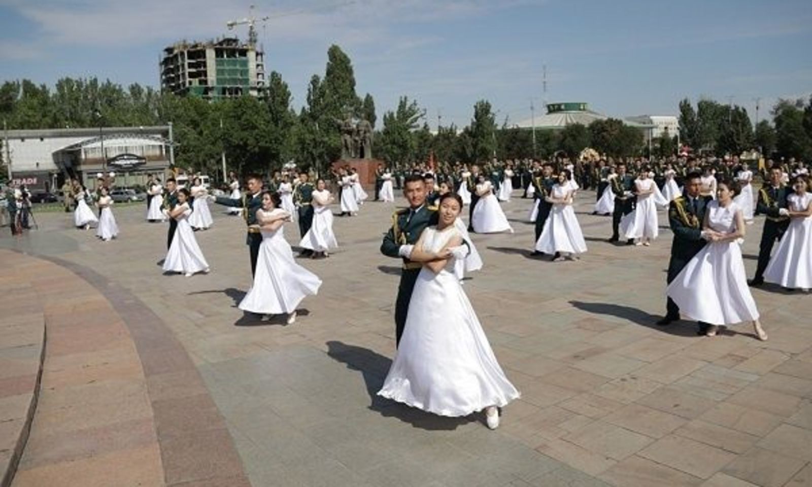 Ала-Тоо аянтында «Вальс кечеси» өтөт