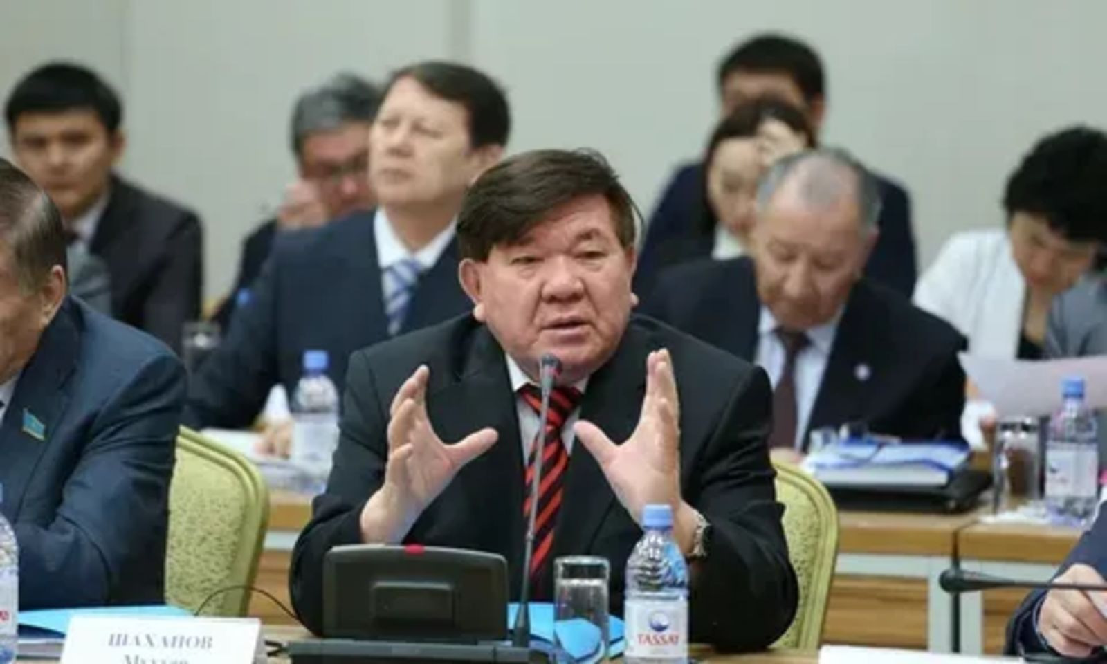 Мухтар Шахановдун абалы тууралуу маалымат текшерилүүдө