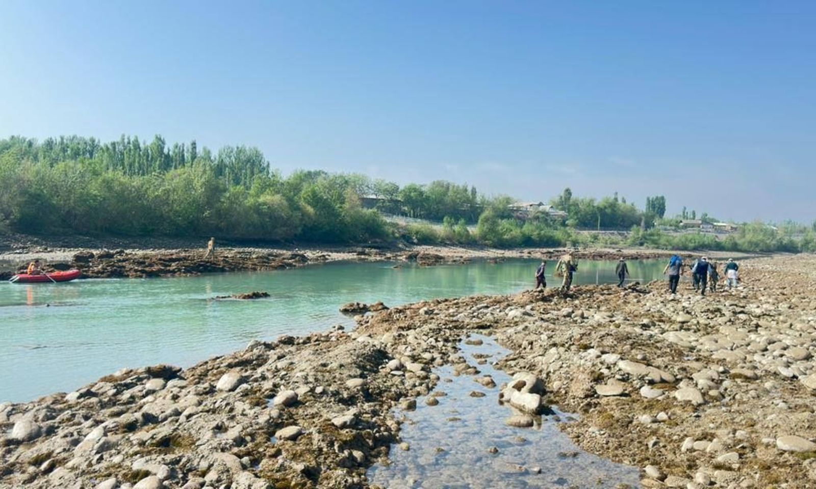 Нарын дарыясына түшүп кеткен баланы издөө уланууда