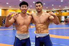 Акжол Махмудов Олимпиада чемпиону Нао Кусаканы жеңди