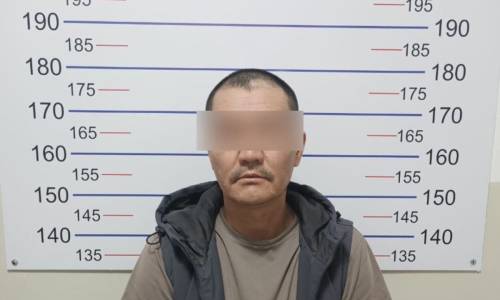 Жарандын BMW X5'ин сатып берем деп алдап кеткен шектүү кармалды