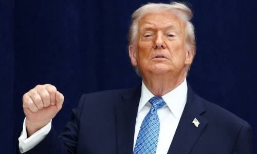 АКШ жакынкы апталарда Иранга соккуларды күчөтөт