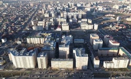 Бишкекте келин эки баласы менен кулап каза болгон