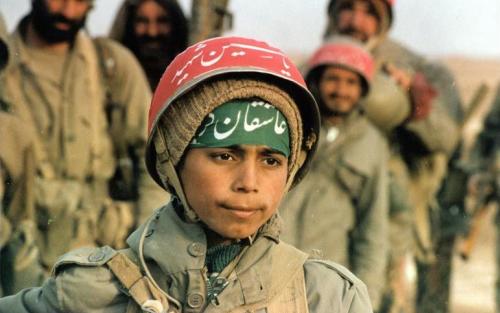 Иранда аскердик кызмат боюнча жаңы эрежелер талкуу жаратты