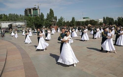 Ала-Тоо аянтында «Вальс кечеси» өтөт