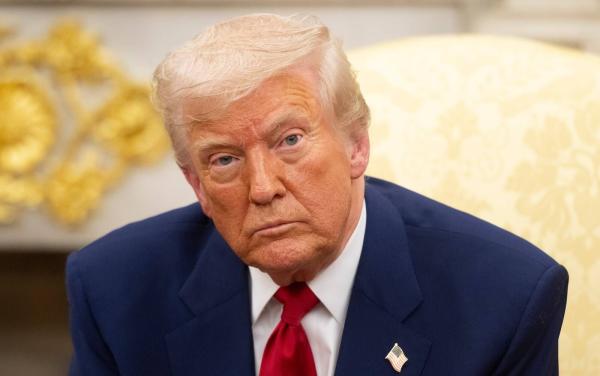 Трамп Иранга кол салуу үчүнчү дүйнөлүк согушту алдын алганын айтты 