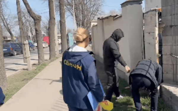 Бишкекте 14 жерге баңгизат катып жүргөндөр кармалды