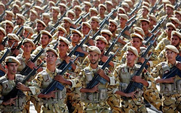 Иран коргонуу чараларын күчөтүп, массалык мобилизация жарыялады