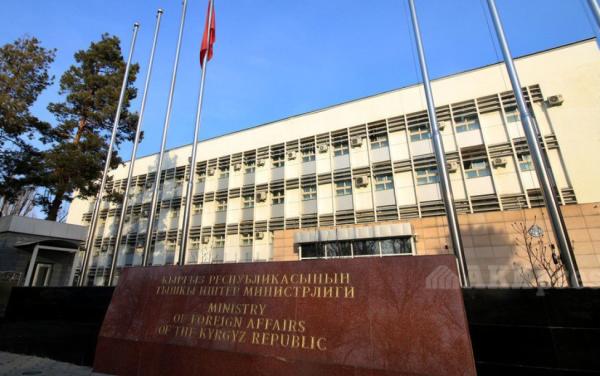 Чет элдиктердин Кыргызстандагы жүрүшү боюнча эрежелер жаңыртылды