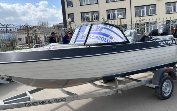 Ысык-Көлдө балык чарбасын көзөмөлдөөгө жаңы кайык берилди