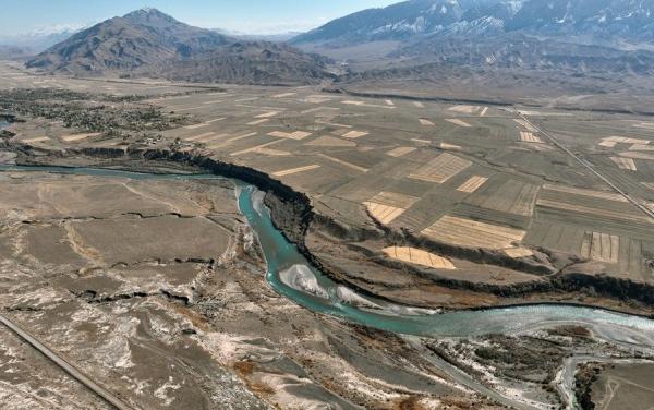 Нарын шаарында дарыяга түшүп кеткен бала изделүүдө