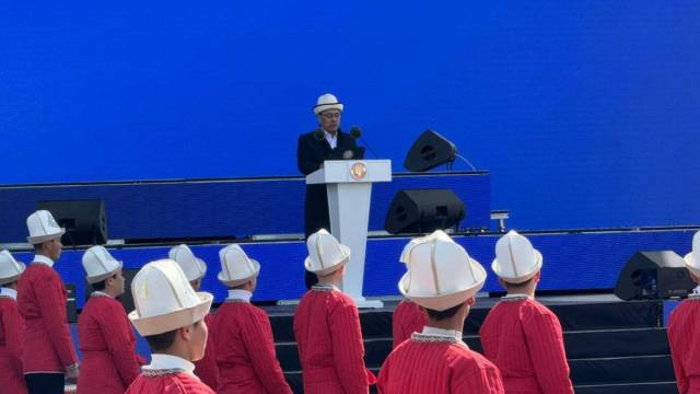 Садыр Жапаров Нооруз майрамында Нарындан чыккан атактуу инсандарды эскерди