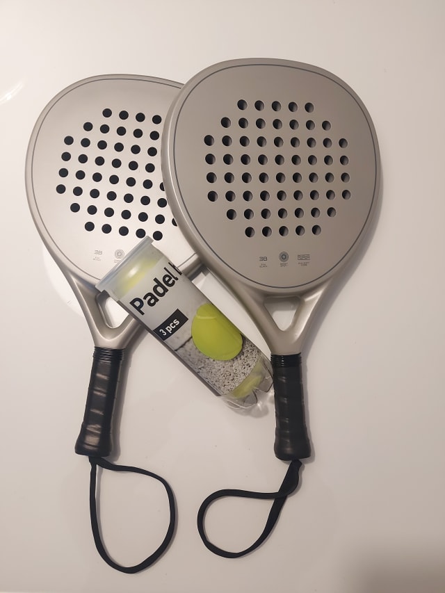 Padelmailat 2kpl ja pallot