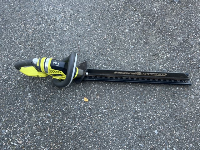 Ryobi pensasleikkuri