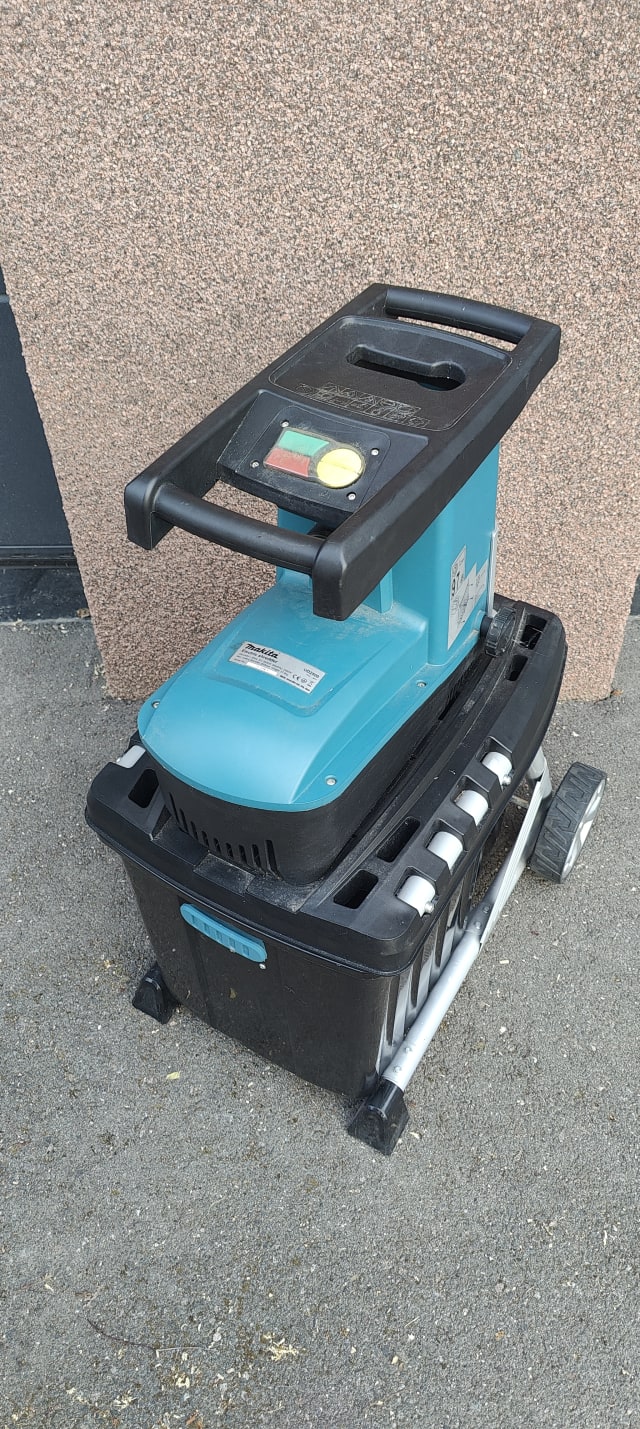 Makita tehokas oksasilppuri