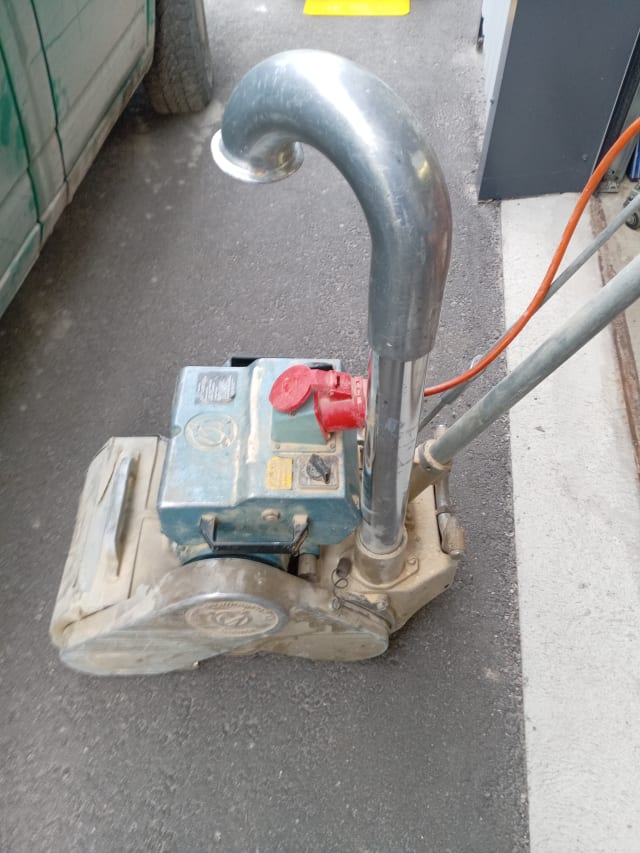 Puulattian hiomakone / Wooden floor grinding machine