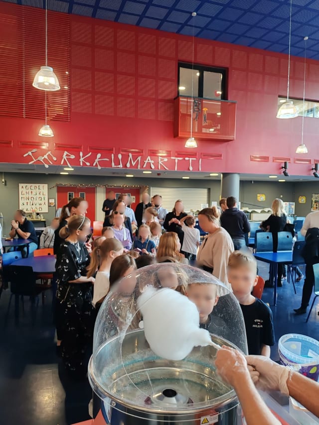 Hattarakone juhliin ja myyjäisiin