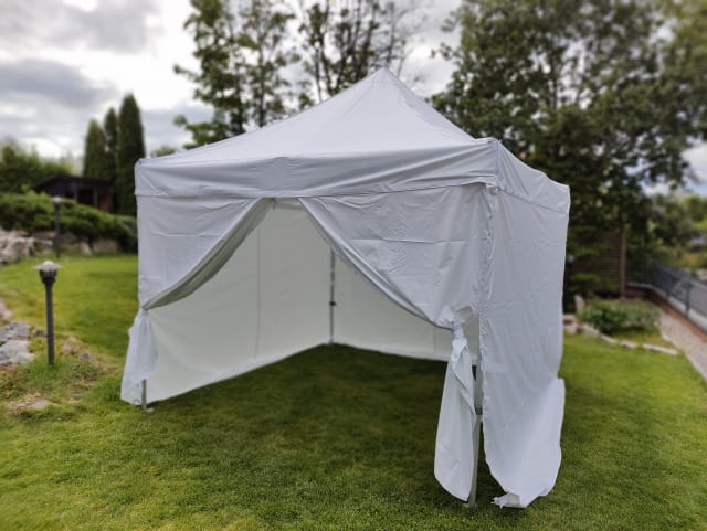 Jämäkkä pikajuhlateltta (3x3m tai 3x6m)