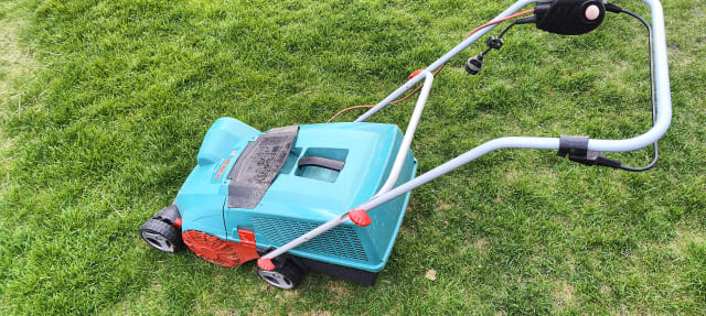 Bosch nurmikon ilmaaja AVR 1100