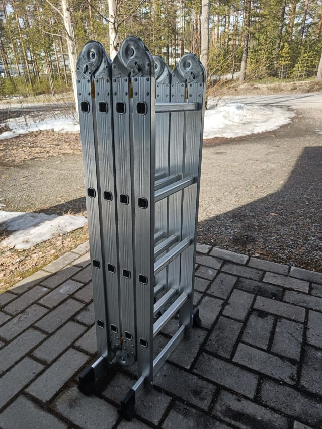 Taitettavat jatkotikkaat n.5M