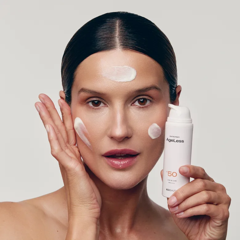 Нанесення AgeLess SPF-50