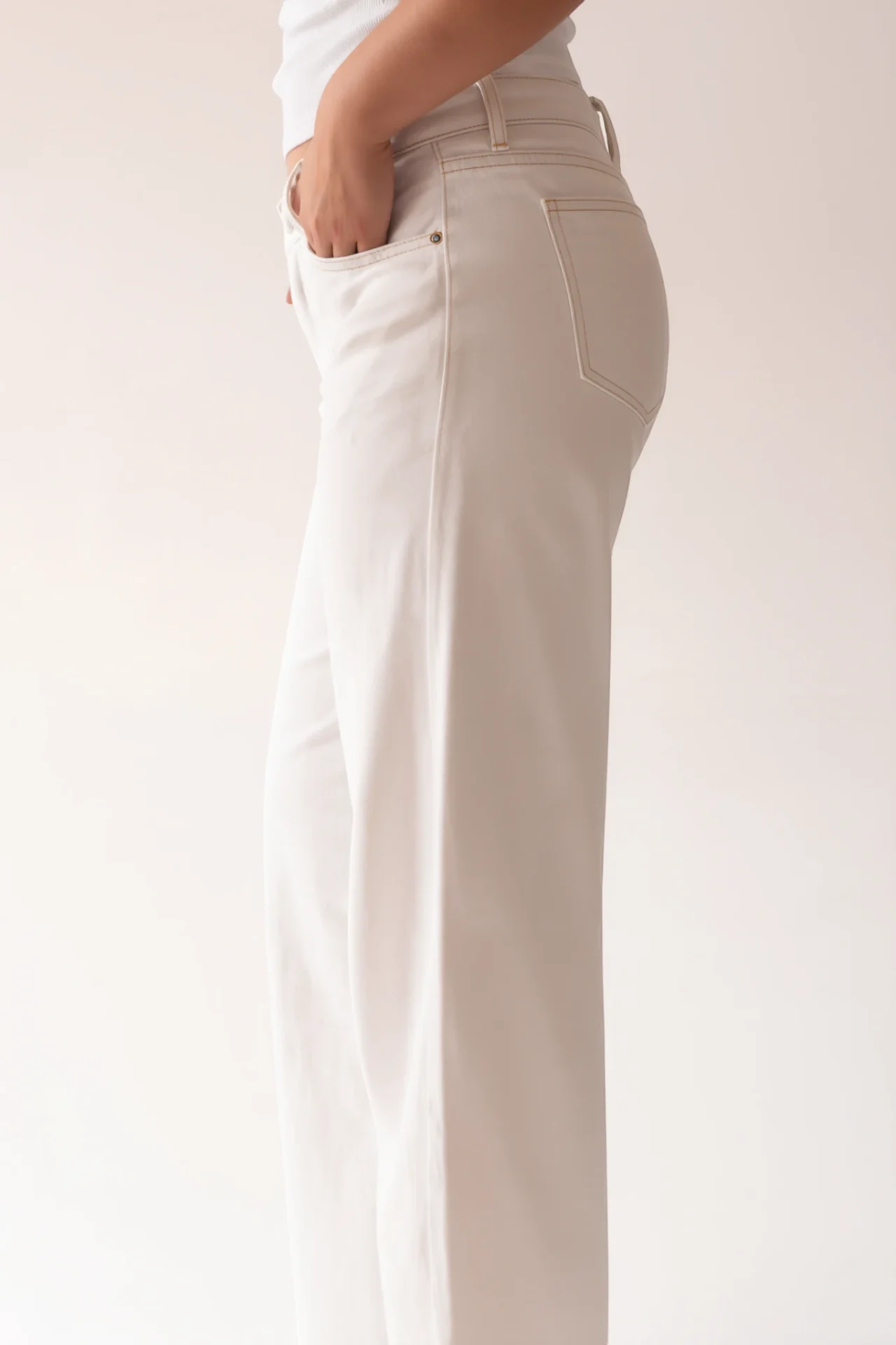 Relaxed Straight Ecru Jeans