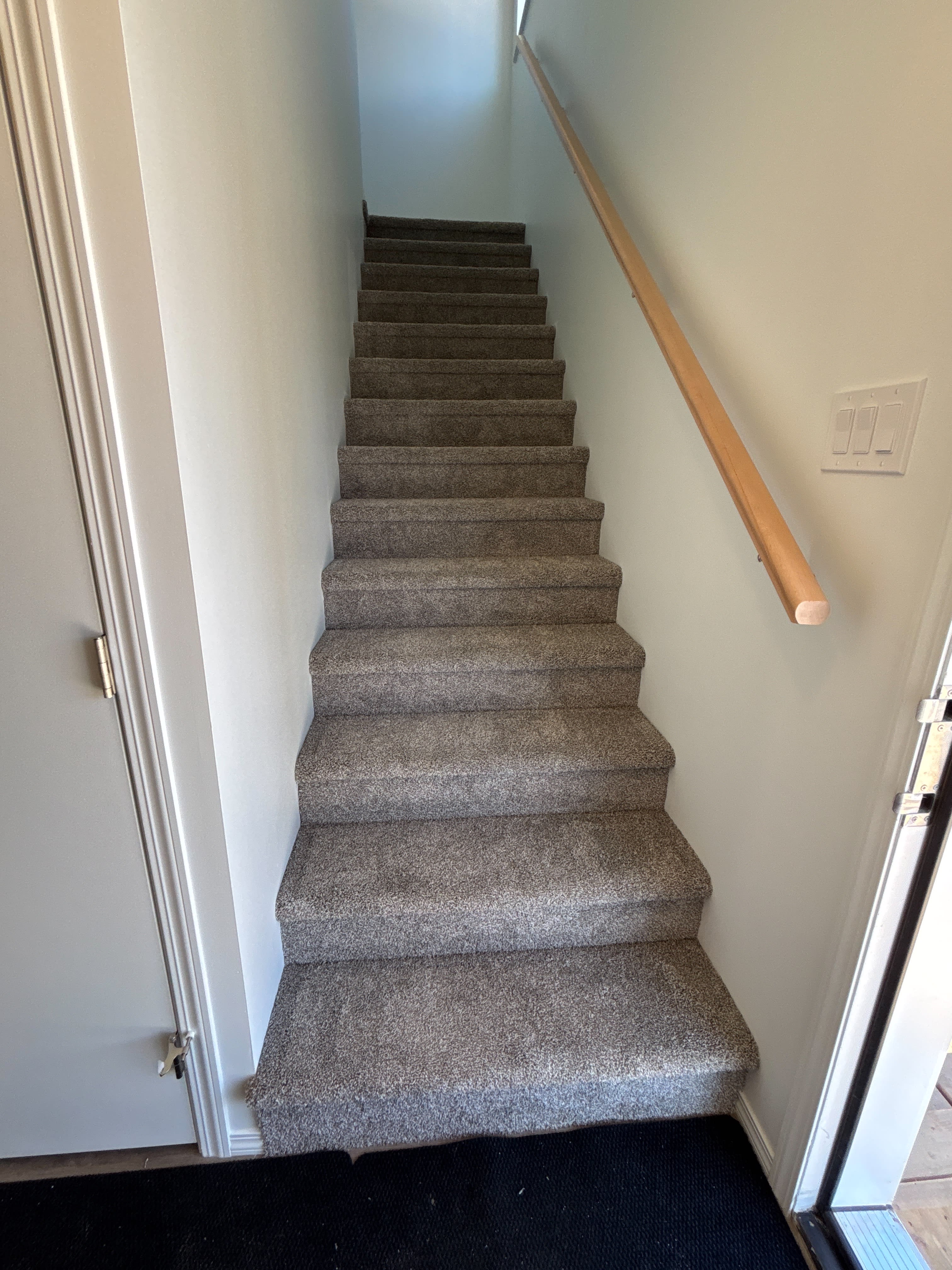 1 Month Free– 2 Bedroom Upper Suite– Bellevue, Edmonton thumbnail 4