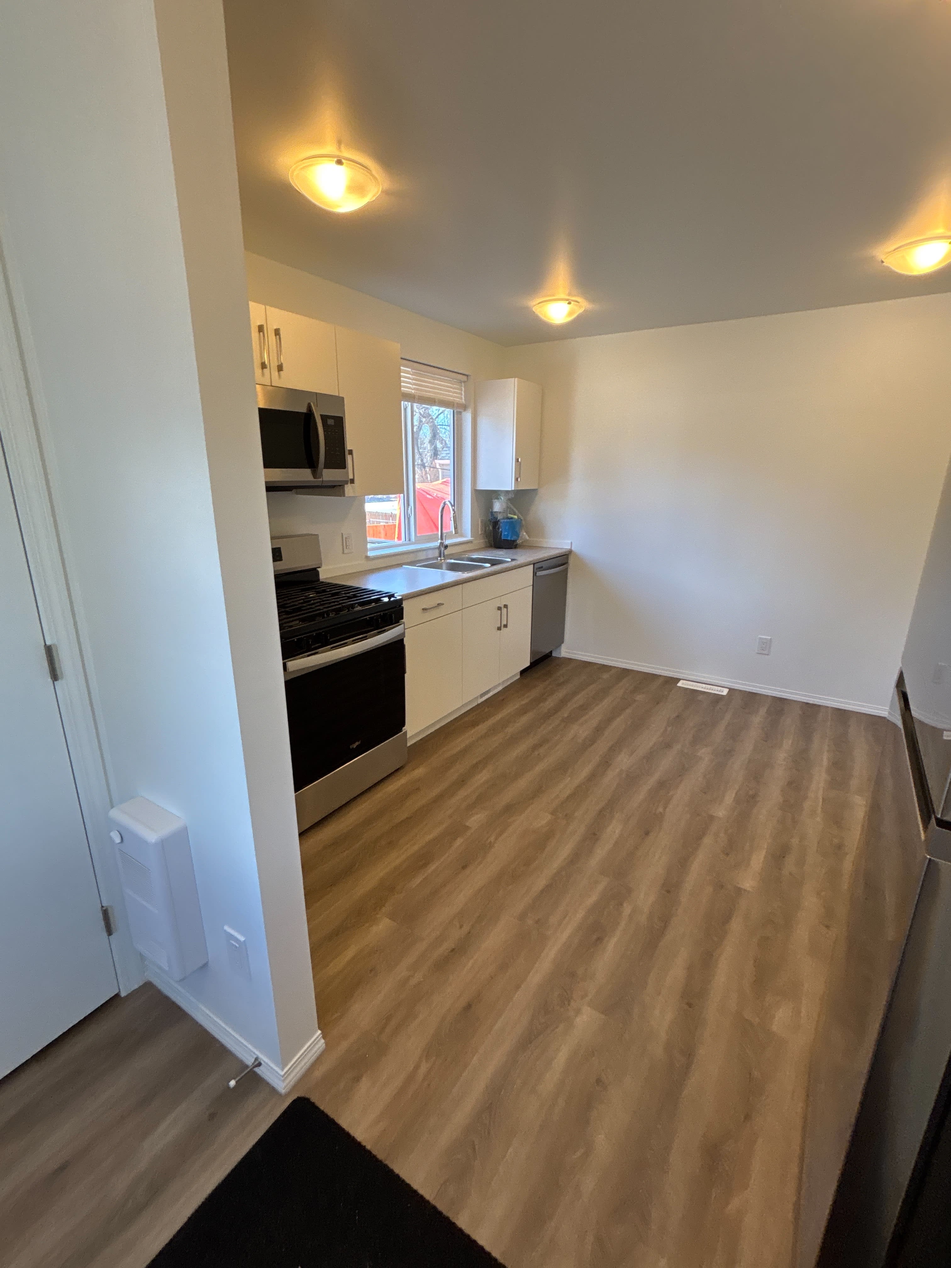 1 Month Free– 2 Bedroom Upper Suite– Bellevue, Edmonton thumbnail 8