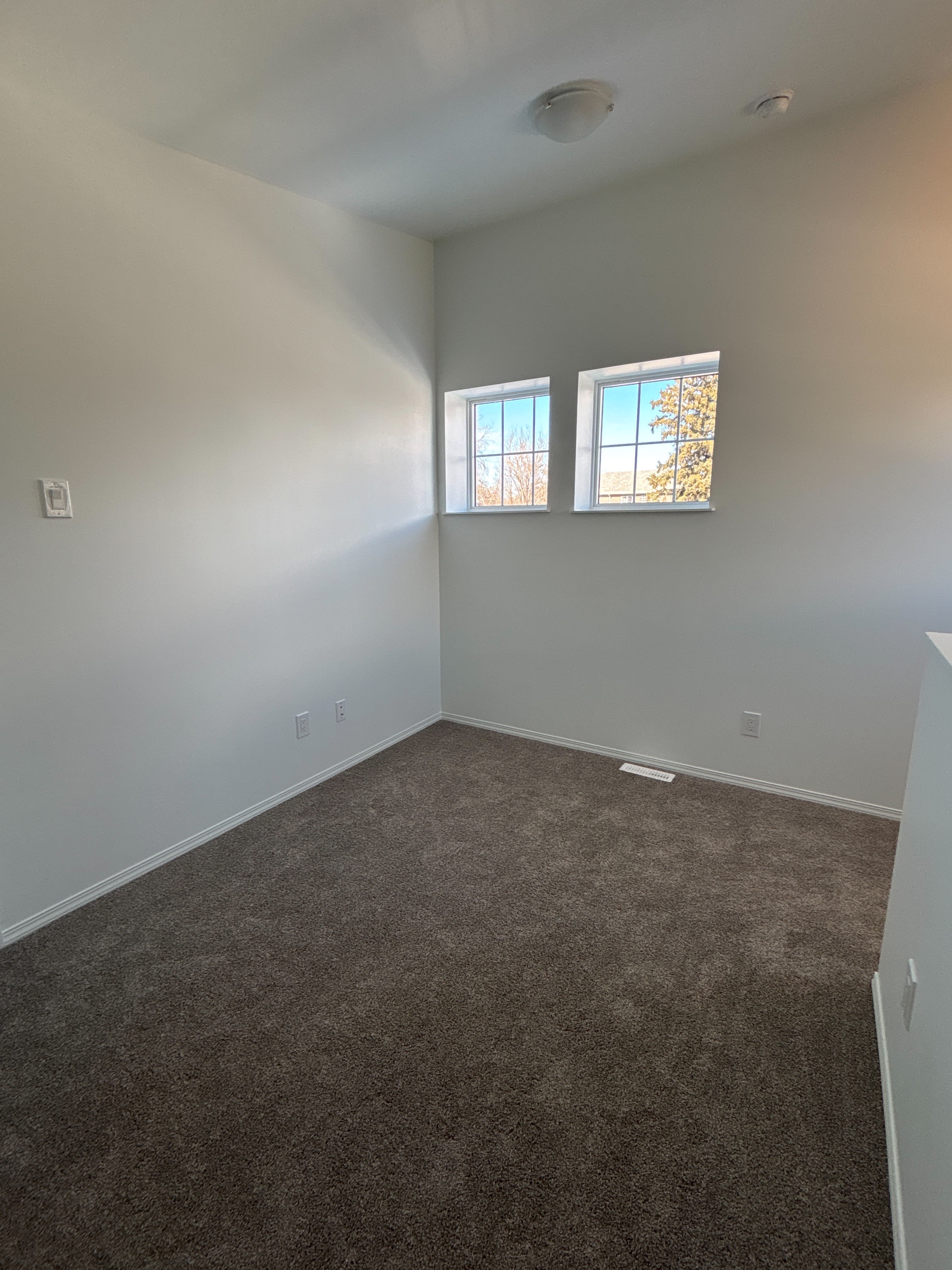 1 Month Free– 2 Bedroom Upper Suite– Bellevue, Edmonton thumbnail 14