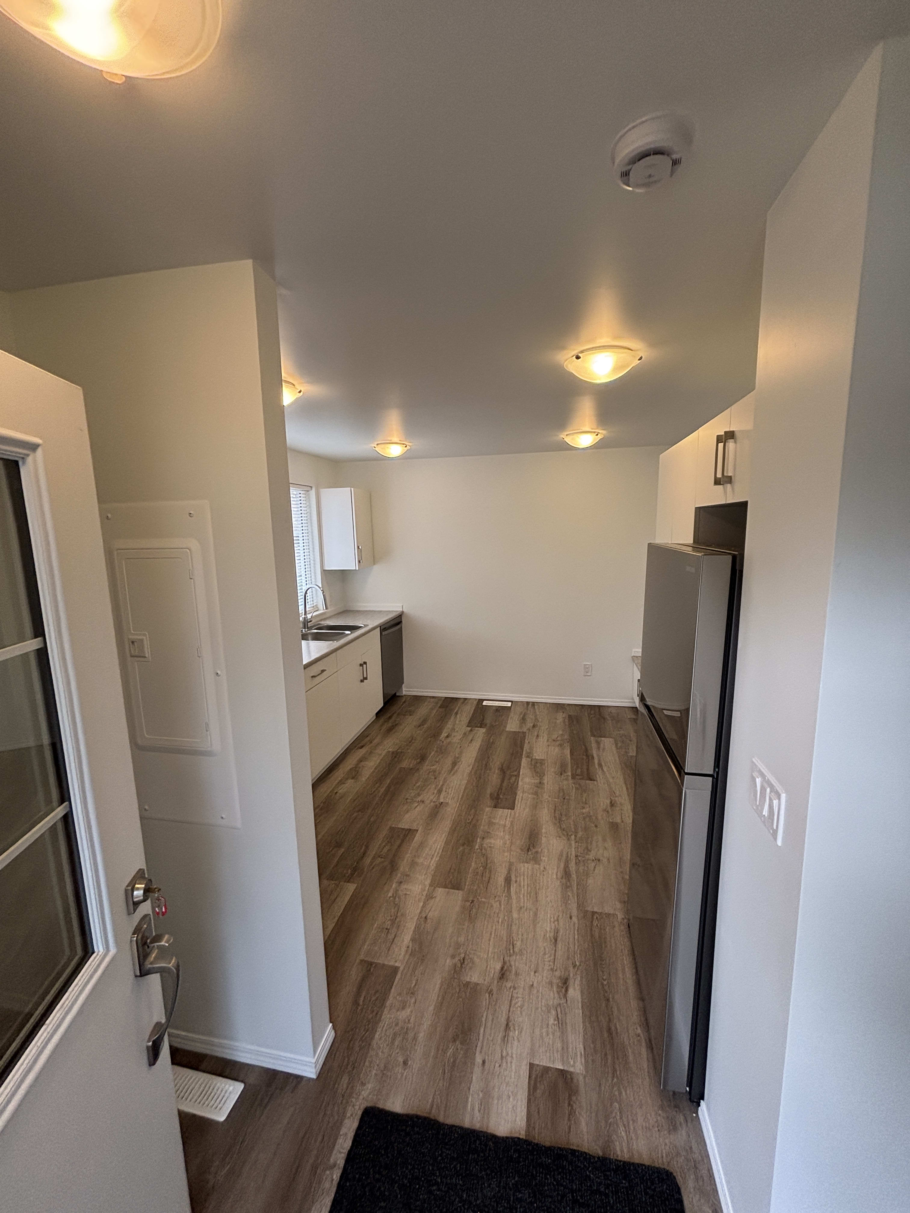 1 Month Free– 2 Bedroom Upper Suite– Beacon Heights, Edmonton thumbnail 3