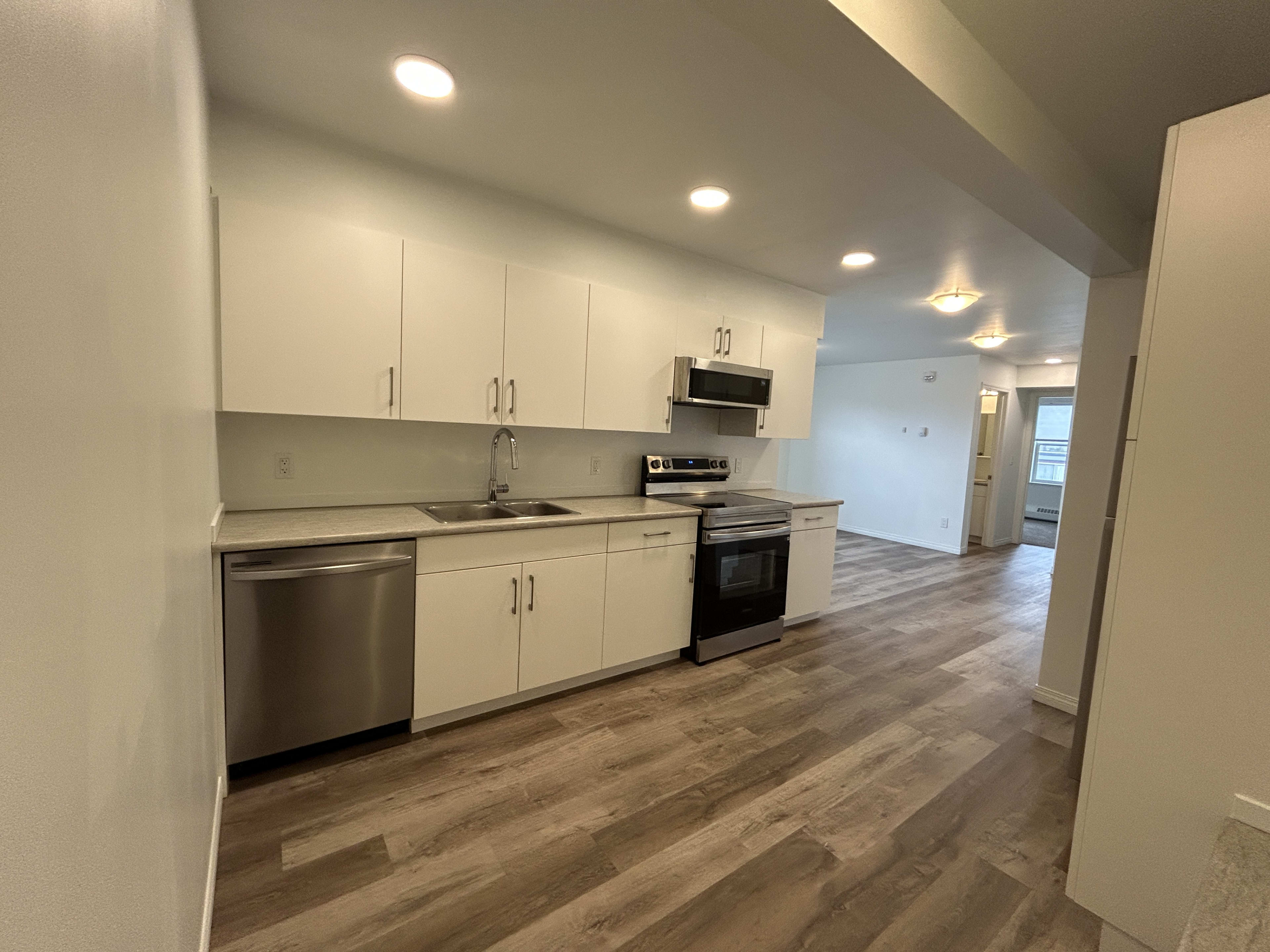 2 bed 1 bath Apartment Units for rent at 3611 118 Avenue NW, Beverly Heights, Edmonton — photo 7
