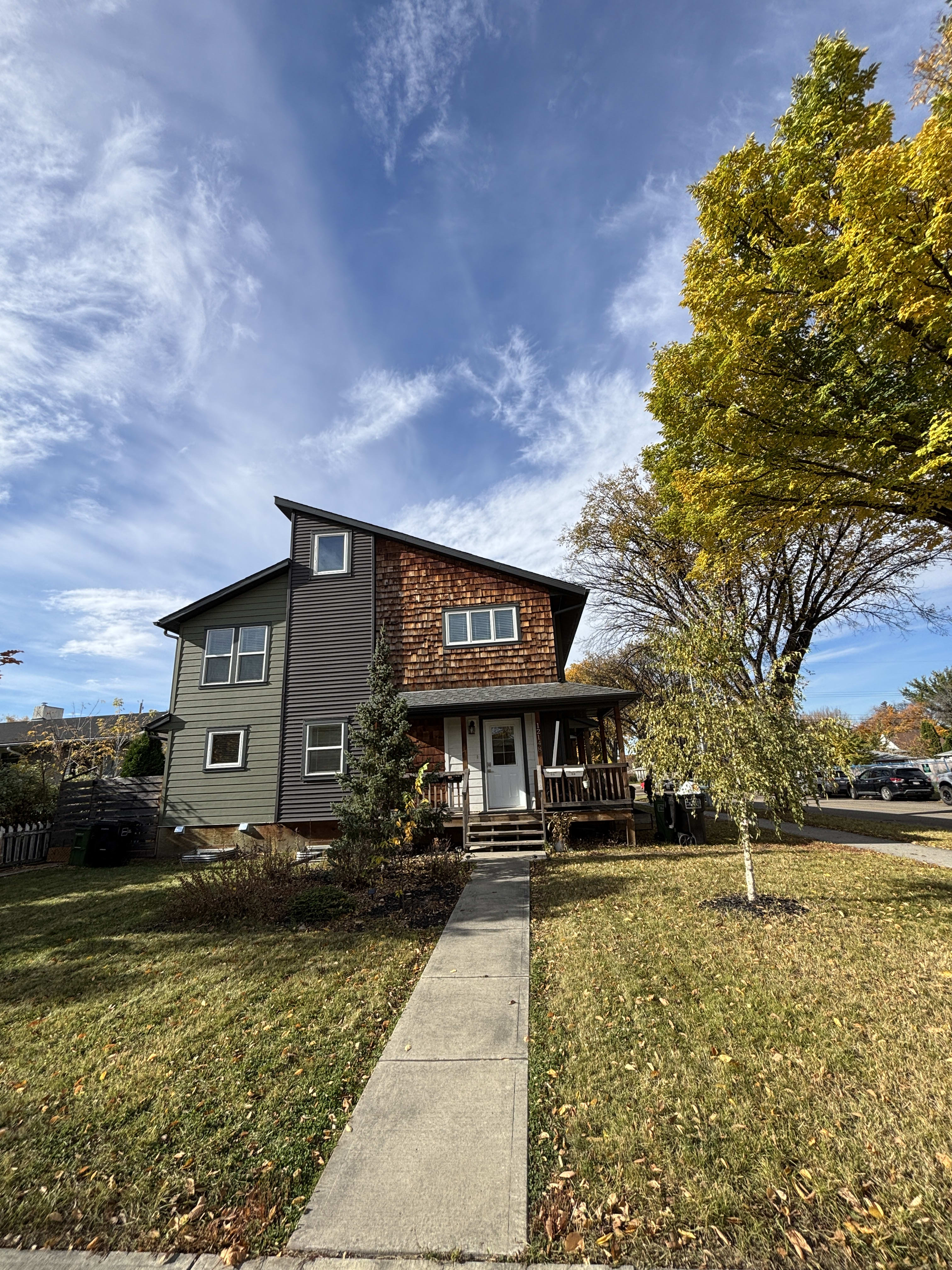 4 bed 2.5 bath Main Suites for rent at 12148 105 Street NW, Westwood, Edmonton