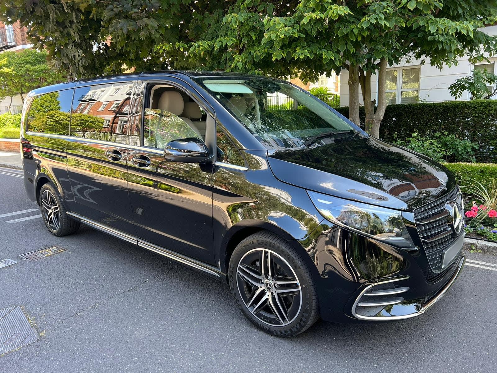 Mercedes-Benz V-Class Executive view 3