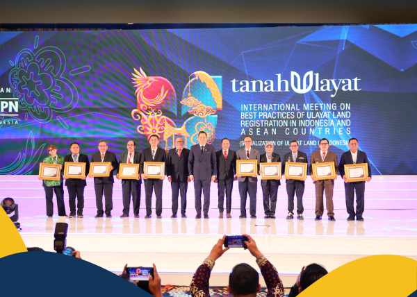 Apresiasi Pihak yang Sukseskan Sertipikasi Tanah Ulayat, Menteri AHY Berikan Penghargaan untuk World Bank, WRI, dan para Akademisi dalam Konferensi Internasional di Bandung