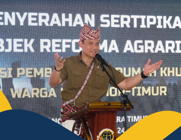 Serahkan Sertipikat Tanah kepada Masyarakat Eks Timor Timur di NTT, Menteri AHY Kenang Pernah Sekolah di Dili